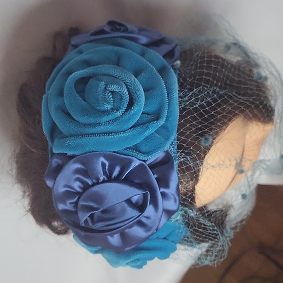 Vintage Hat with Veil 1940s Teal Blue Velvet Silk Flower Net Hat Very good - Picture 5 of 17
